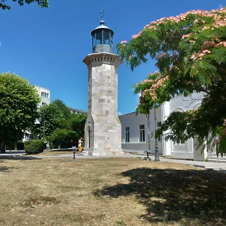 Lejlighed Apartament 3 Camere, Ideal Pt Familii Cu Copii, Langa Cazino, Acvariu, Port, Plaja, Piata Ovidiu