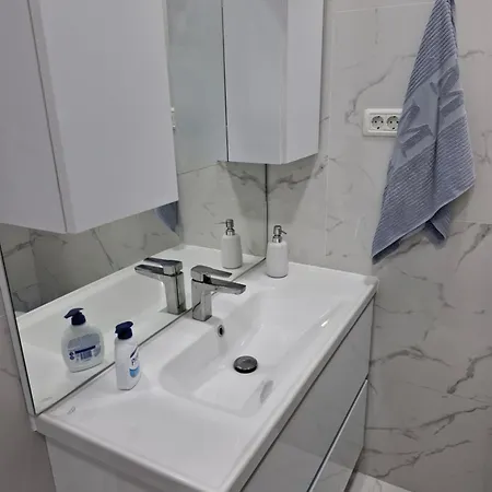 Lejlighed Apartament 3 Camere, Ideal Pt Familii Cu Copii, Langa Cazino, Acvariu, Port, Plaja, Piata Ovidiu