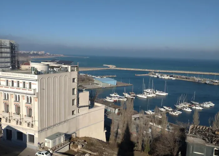 Apartman Promenada, 3 Camere, Langa Cazino, Faleza, Acvariu, Port Tomis, Plaja, Piata Ovidiu *